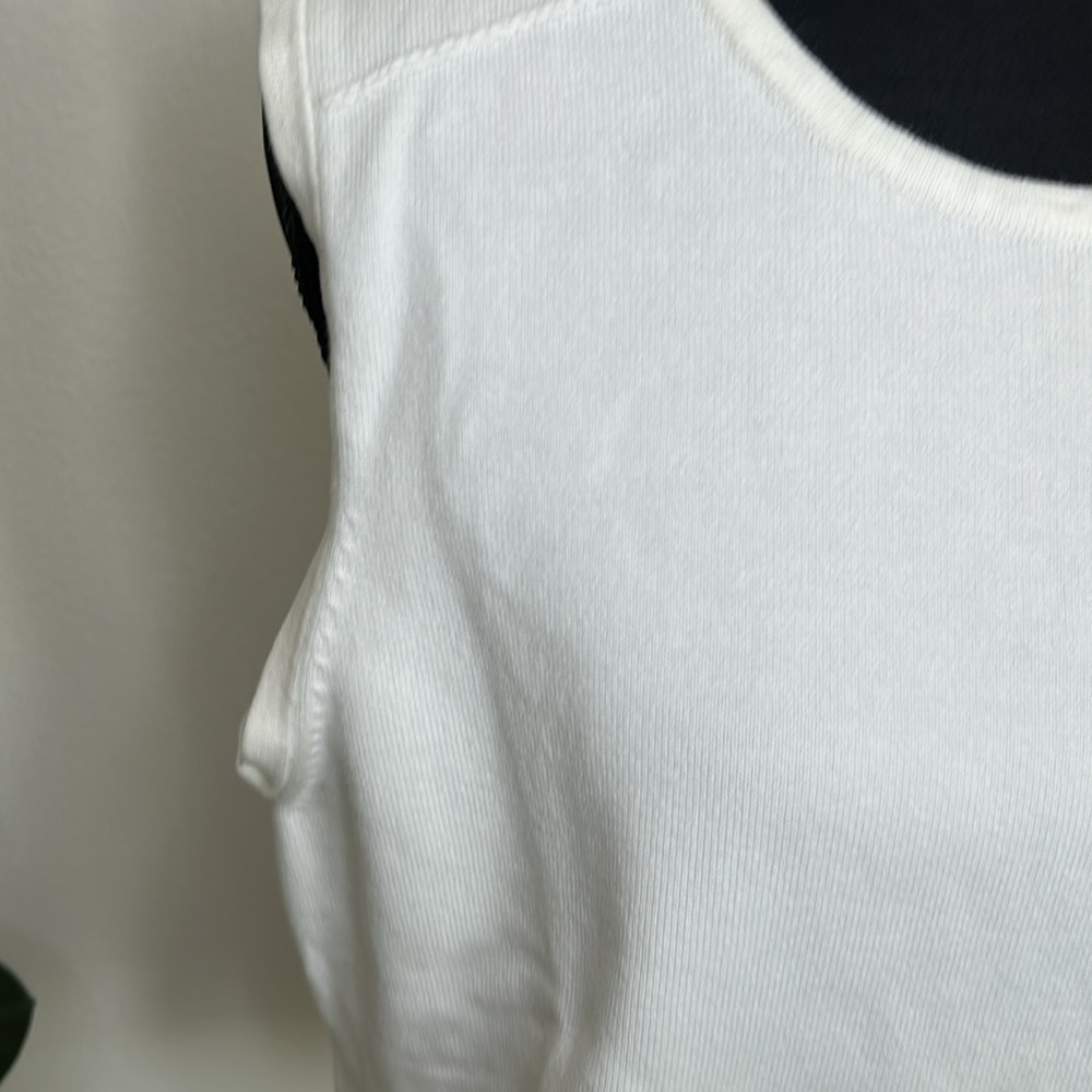 LIZ CLAIBORNE WHITE SLEEVELESS TANK TOP BLOUSE